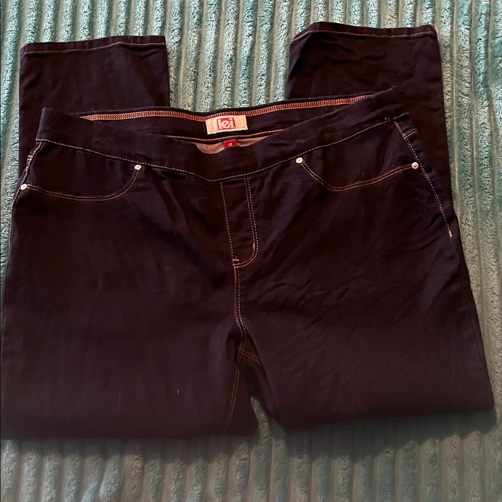 lei Women's Dark stretch crop jeans